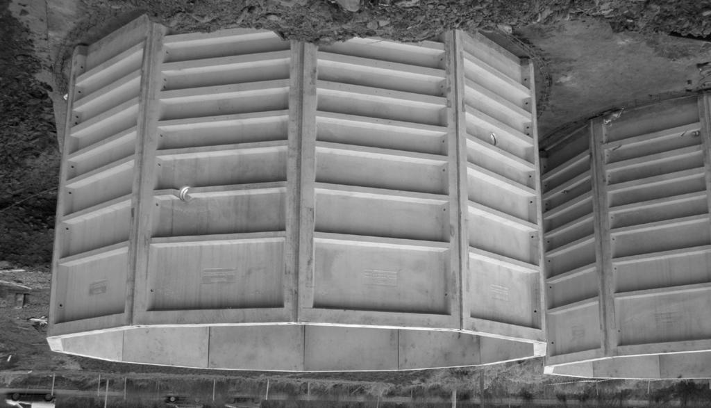 166 Rys. 5. Widok zmontowanych zbiorników Fig. 5. View of tanks after erection 3.2.
