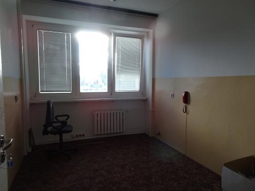 Parter i część I piętra przeznaczona na cele usługowe Poczty .
