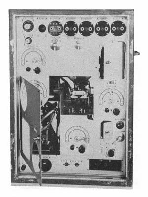 Pierwszym prezentowanym egzemplarzem jest nadajnik Model 94 MK. 1. Pracował w zakresie częstotliwości od 140 do 15000kHz. Moc wyjściowa wynosiła 275W.