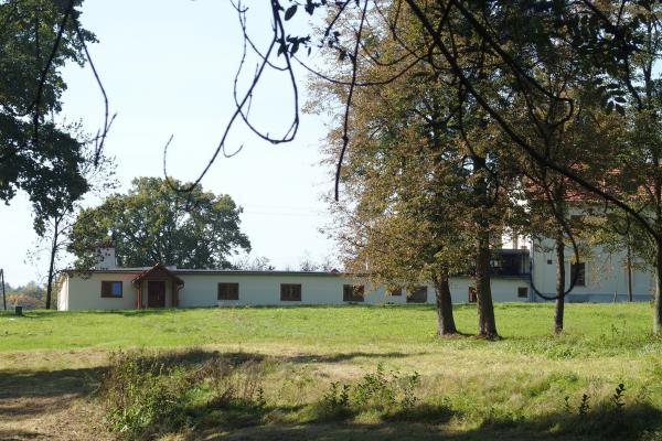 układzie historycznych podziałów własnościowych i funkcjonalnych, w tym sieci ulic lub sieci dróg.