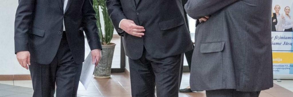 poglądy na stan i perspektywy rozwoju lub degradacji (zaniku) oświaty i nauki mniejszości narodowych.