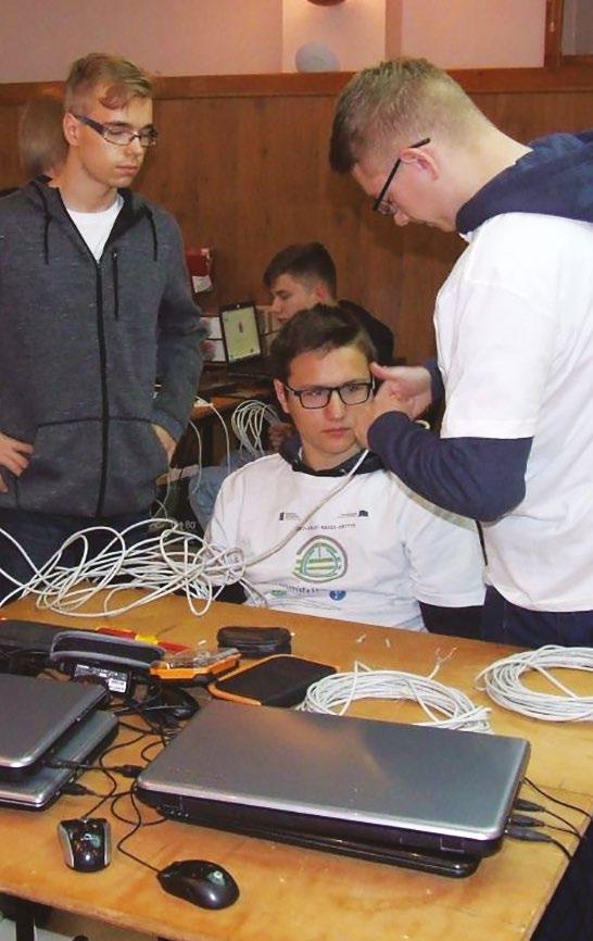 10 Uczniowie o profilu technik informatyk nabyli lub podnieśli szereg kompetencji, wśród których znalazły się wiedza, umiejętności, jak i postawy z zakresu: Zasad BHP i ich stosowania w trakcie