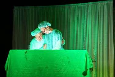 Wieści z teatru Robert Głowacki uczeń z klasy 4k1 aktor teatru Parabuch i Paradox odnosi olejne sukcesy na teatralnych deskach i w konkursach recytatorskich.