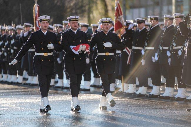 Wiwat Marynarka Wojenna! Dba o bezpieczeństwo nad polskim morzem i działa na rzecz morskiej racji stanu. Minęło dokładnie sto lat od utworzenia polskiej Marynarki Wojennej.