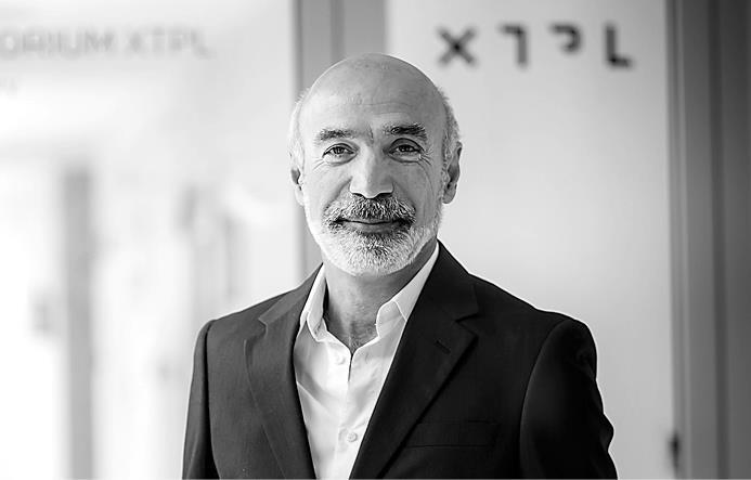 finansowy Intel i Dyrektor Generalny Rambus.