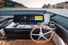 Elegancja i prostota Wyświetlacze Axiom XL działają z systemem operacyjnym Raymarine LightHouse 3 i zapewniają szybki, łatwy w