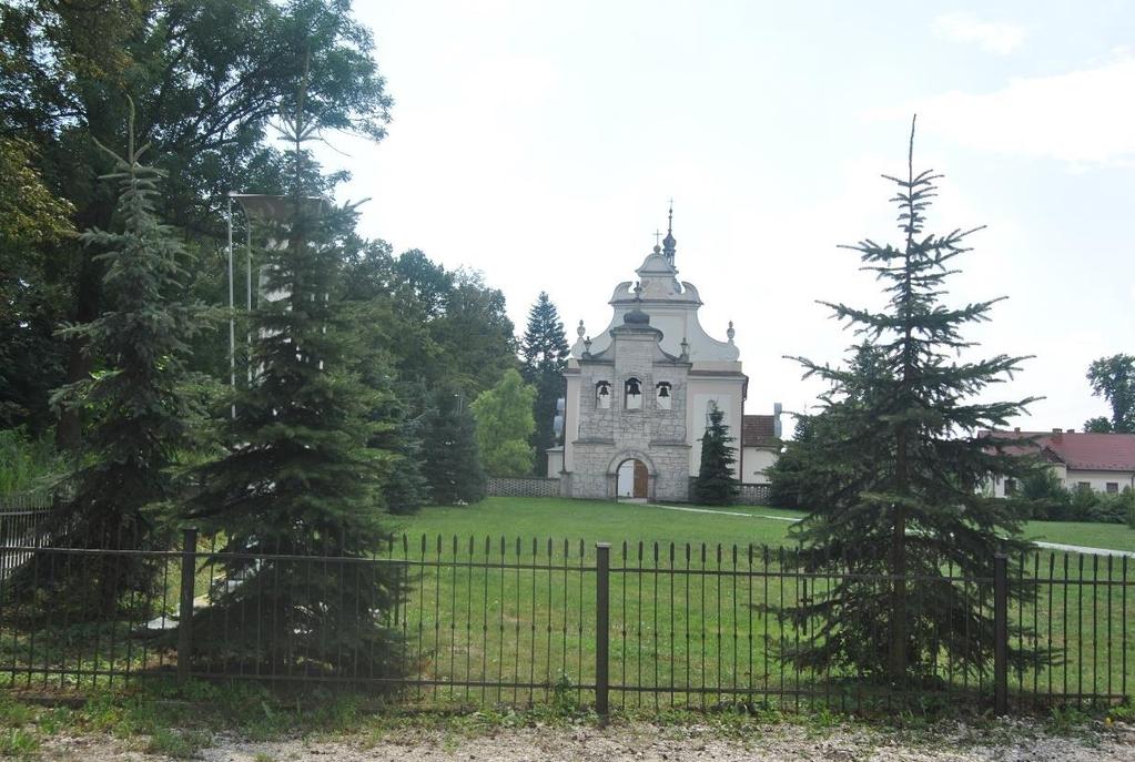 Fotografia 9 Kościół parafialny pw. Nawiedzenia Najświętszej Maryi Panny w Rogowie Źródło: InicjatywaLokalna.