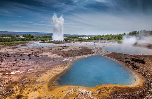 Starsze budynki sąsiadują tutaj z nowymi. Reykjavik to miasto o najdłuższej historii na wyspie. Został założony ok. 871 r.