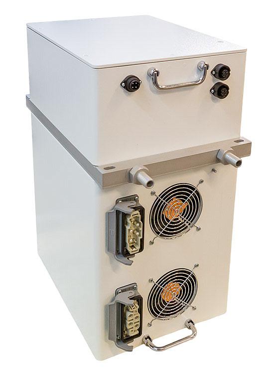 Strona 10/12 Ładowarka ENI-PB/400/60/U ZASTOSOWANIE Ładowarka ENI-PB/400/60/U zasilana jest napięciem przemiennym 3 x 400 V AC.