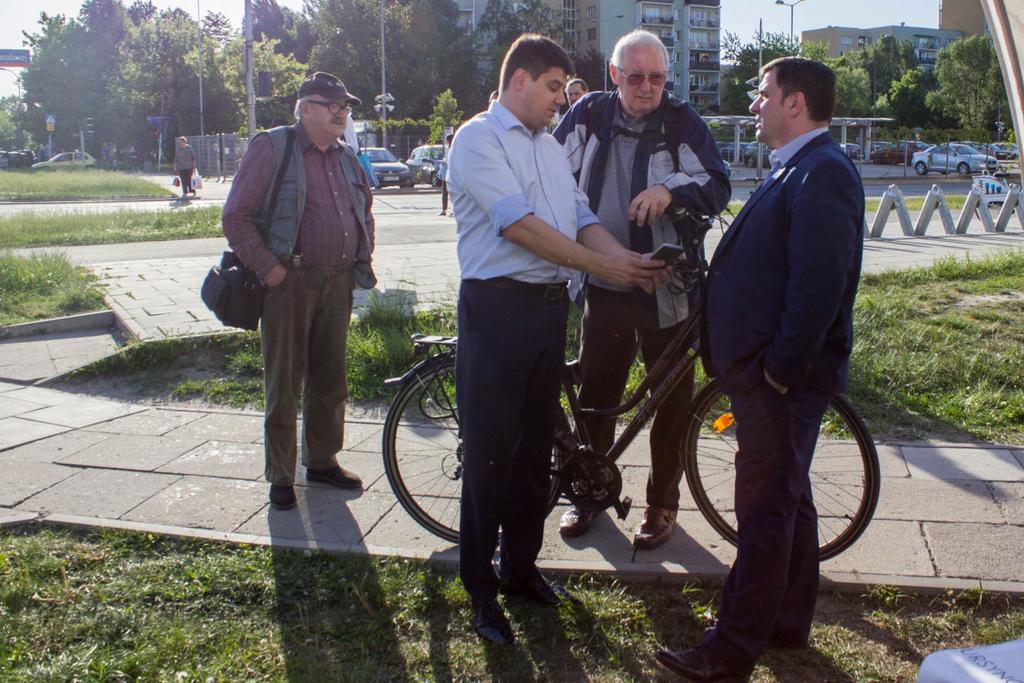 Burmistrz przyznał, że podczas przebudowy Bartóka popełniono błąd przy liczeniu metrów sześciennych krzaków i druga część prac, będzie wykonana od razu po uzyskaniu odpowiednich zgód na ich usunięcie.