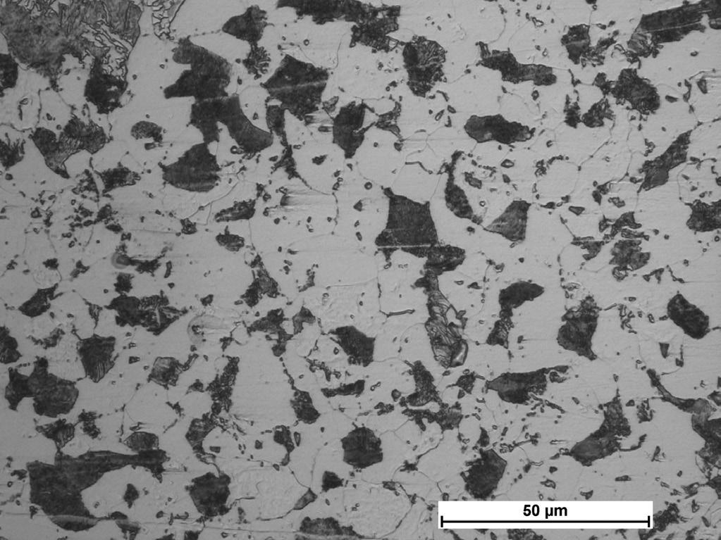 Rys. 1. Mikrostruktura staliwa G20Mn5: normalizowana, normalizowana z ulepszaniem cieplnym Fig. 1. Microstructure of cast steel G20Mn5: normalizing, normalizing with quenched and tempered hartowania i wysokiego odpuszczania struktura wykazuje większy udział perlitu.