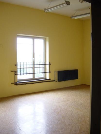 PIĘTRO: lokal 1 10,77 m 2, lokal 2