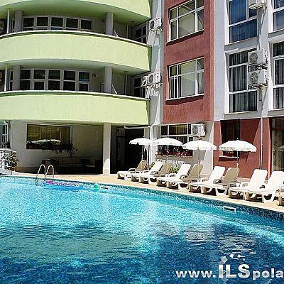 APARTAMENT 54,42 M2 Z WIDOKIEM NA BASEN TYLKO 500 M OD PLAŻY ZA JEDYNE 474,09 EUR/M2!