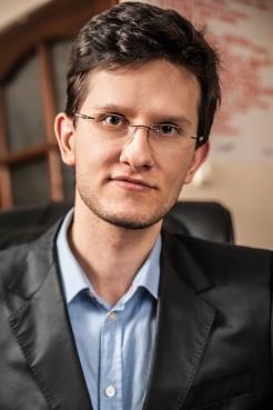 W poprzed iej wiado oś i zarysowałe pro le y, przed który i teraz wszys y stoi y. )ostałe skrytykowany za poruszenie spraw moralnoo y zajowy h, zego o zywiś ie się spodziewałe.