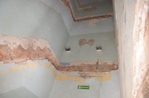 przy udziale środków