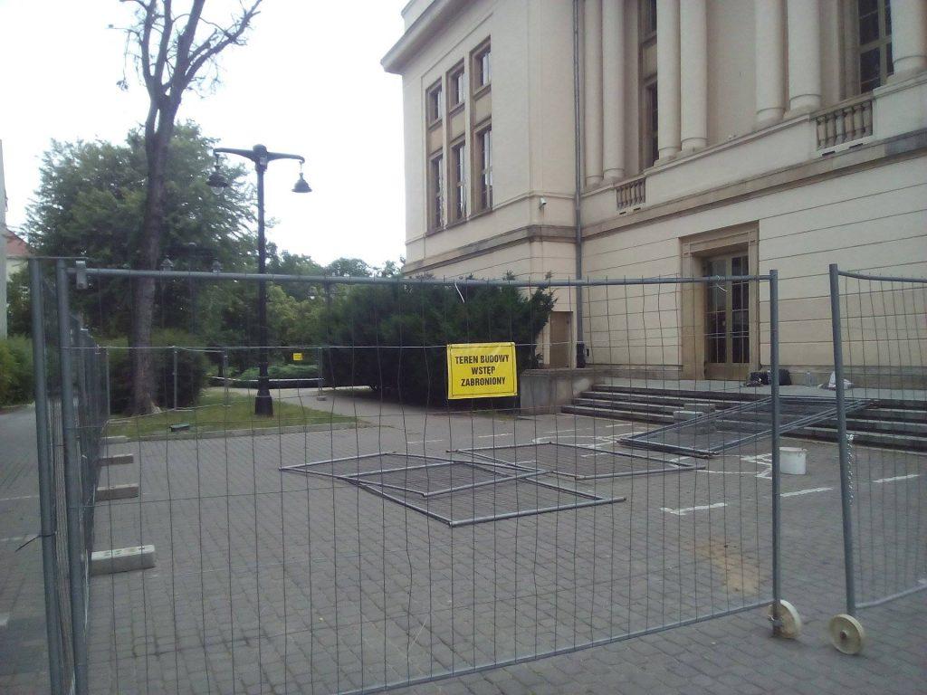 ogrodzenie.