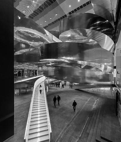 364 M. Tubielewicz Michalczuk, M. Odulińska Rys. 7. Experimentarium Spiralna klatka schodowa, Kopenhaga, Dania laureat Europejskiego Konkursu Miedź w Architekturze z 2017 r. [https://copperconcept.