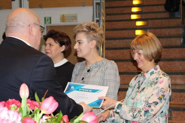 podczas uroczystego spotkania, które odbyło się w auli Jana Pawła II, przy ulicy Borowskiej miał miejsce finał jubileuszowej edycji Programu Motywującego.