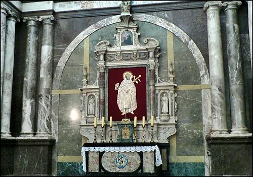 W tę kaplicę wniesiony jest obraz Dominika świętego de Suriano, (w tym Suryanie tego Świętego jest obraz, który
