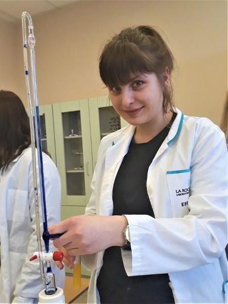 PULS SZKOŁY Szkoła na Józefowie? Co za szkoła? Któregoś październikowego ranka jednej z naszych koleżanek zdarzyło się przysnąć trochę za długo.