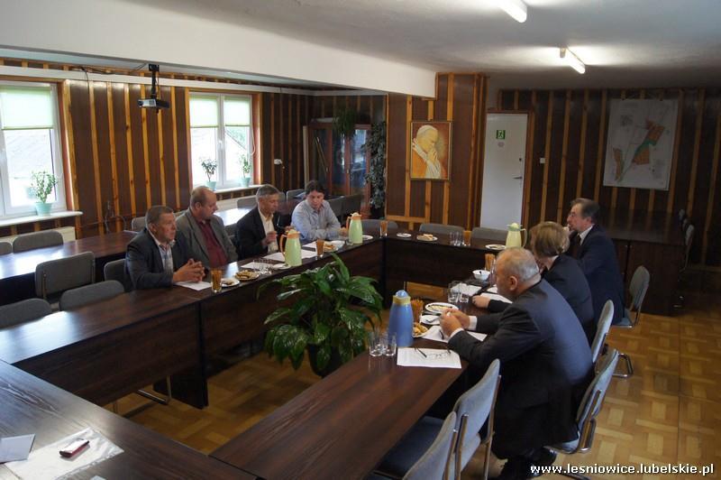 Posiedzenia stałych Komisji Rady Gminy Leśniowice W dniu 5 czerwca 2012 r. w Urzędzie Gminy Leśniowice odbyły się posiedzenia stałych Komisji Rady Gminy Leśniowice.