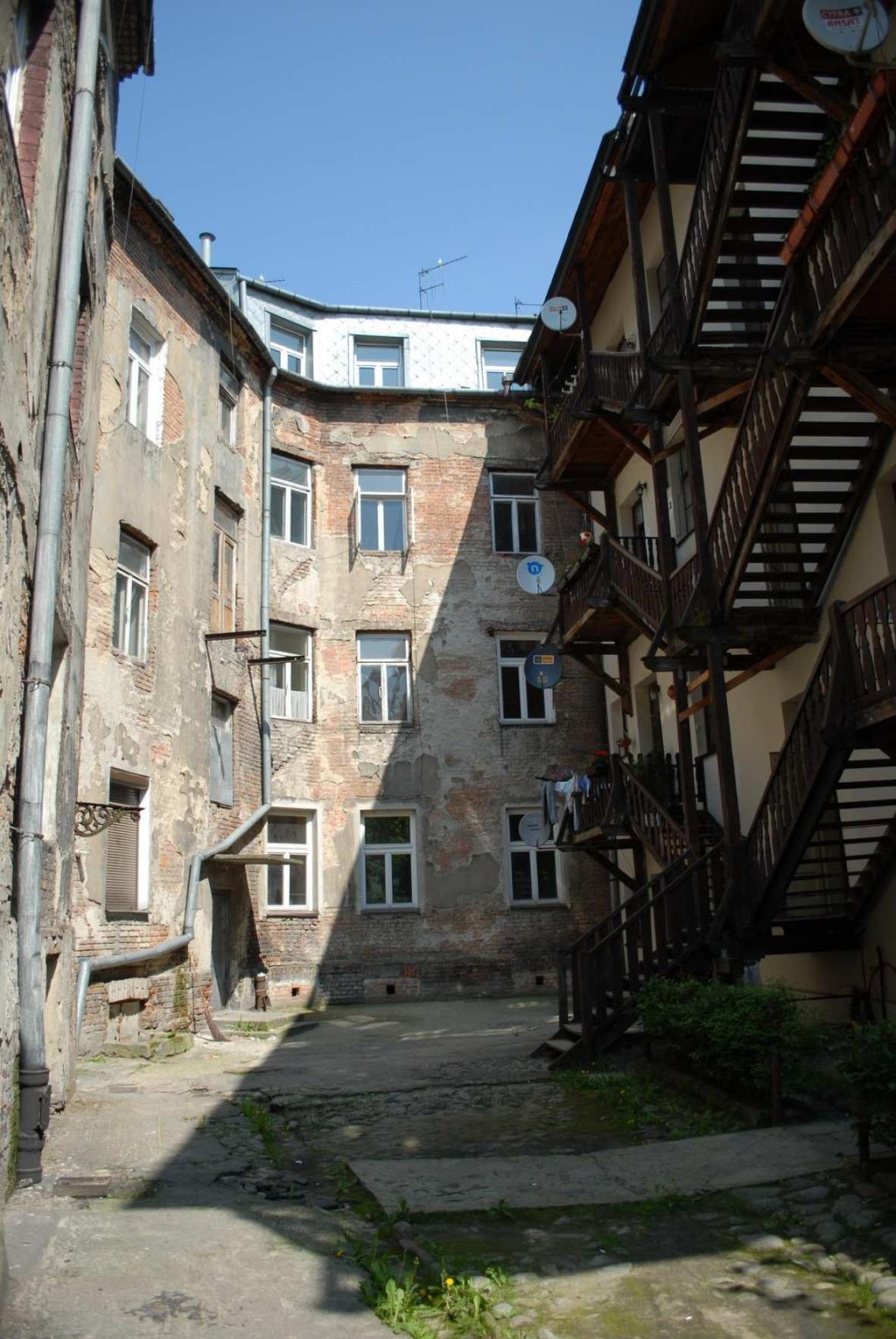 Podwórko, Olejna 7,