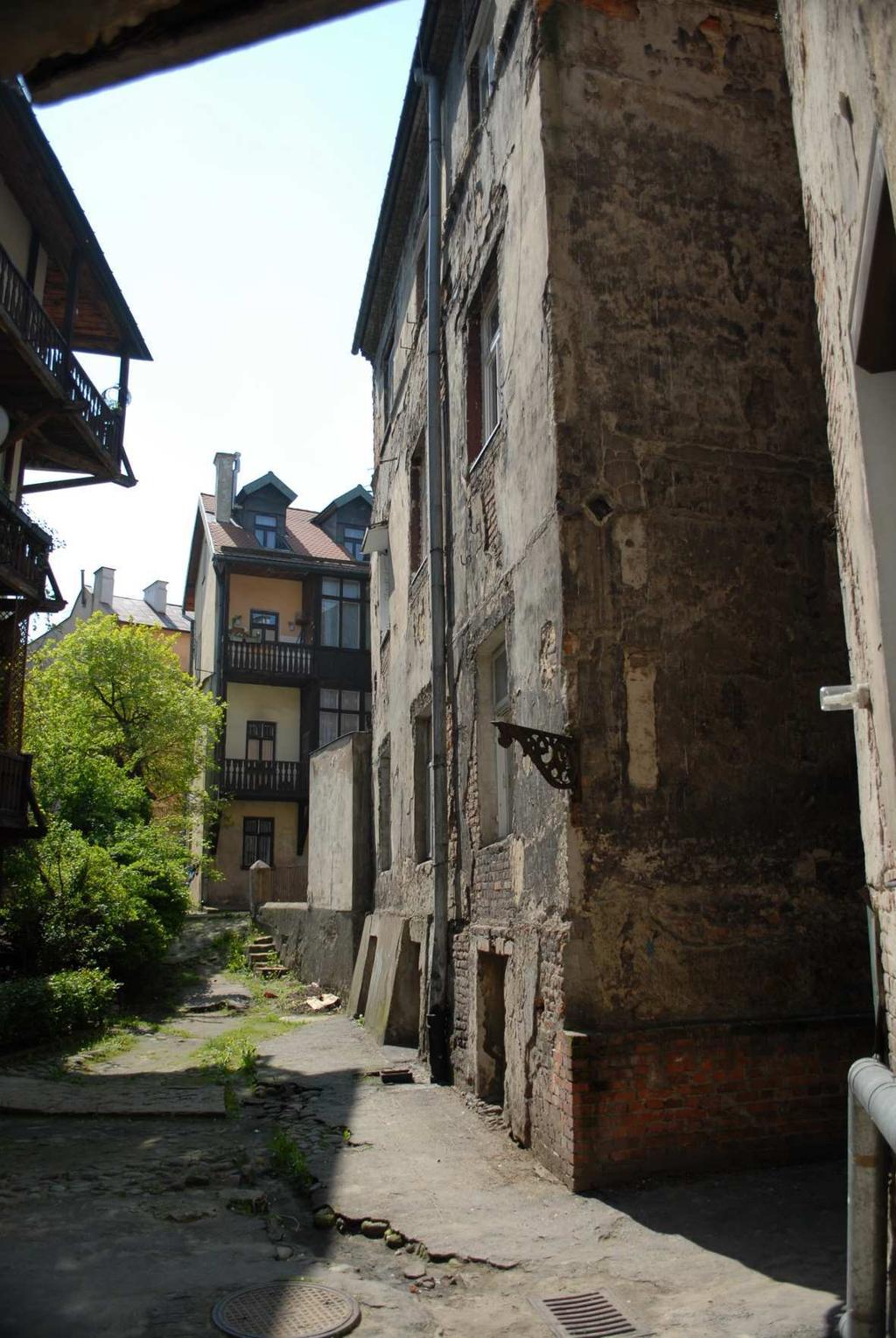 Podwórko, Olejna 7,