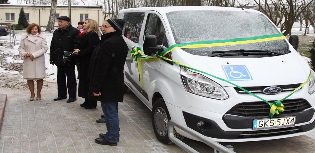 Wybrane działania realizowane przez Powiat Kościerski w latach 2015-2018 - POMOC SPOŁECZNA LIKWIDACJA BARIER TRANSPORTOWYCH I ARCHITEKTONICZNYCH Zakup samochodu osobowego (mikrobusu)