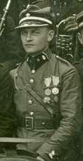 107 Zdjęcie 13 Rok 1930, 3 maja. Jan Łapiński (fragment zdjęcia ze zbiorów Lucyny Boczkowskiej, autor Leon Sokołowski, opis zdjęcia Karol Chilewicz).