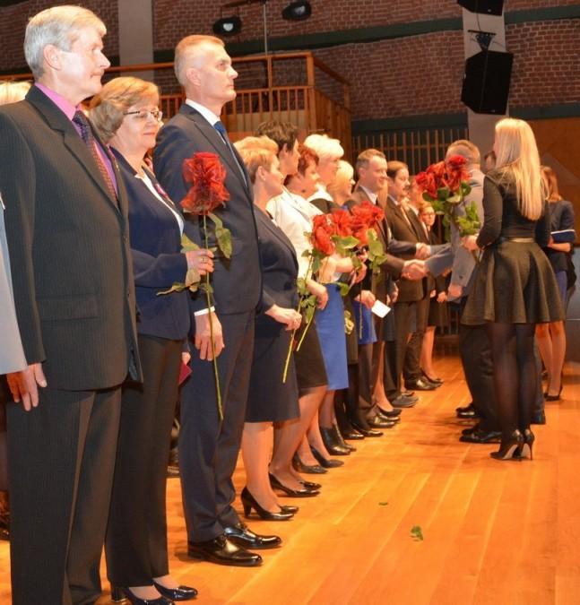 STRONA 2 Święto Służby Cywilnej- uroczysta gala - cd Podczas uroczystości szczególne podziękowania w formie odznaczeń i