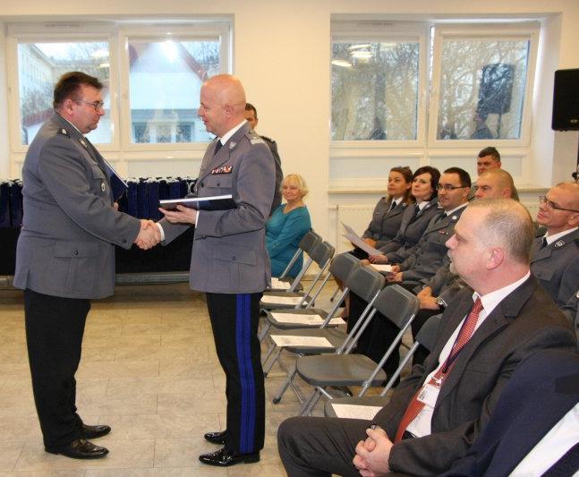 Na wystawie przygotowanej przez Biuro Historii i Tradycji Policji KGP można zobaczyć m.in.