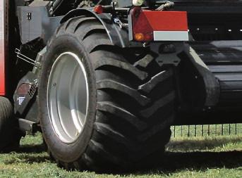 DANE TECHNICZNE i-bio+ OPTICUT 14 i-bio+ OPTICUT 23 WYPOSAŻENIE DODATKOWE Wymiary Szerokość Wysokość / otwarta komora prasowania Długość 2,75 m 2,70 m 4,50 m Masa 3700 kg 3800 kg Podbieracz Szerokość
