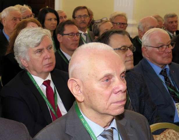 Polsce, podkreślając ogromne znaczenie dla dobra wspólnego pracy geodety, która wymaga rzetelności, staranności oraz najwyższego profesjonalizmu.