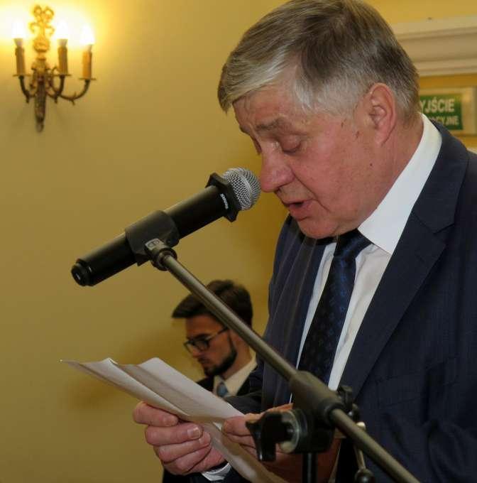 Poniżej: Janusz Walo
