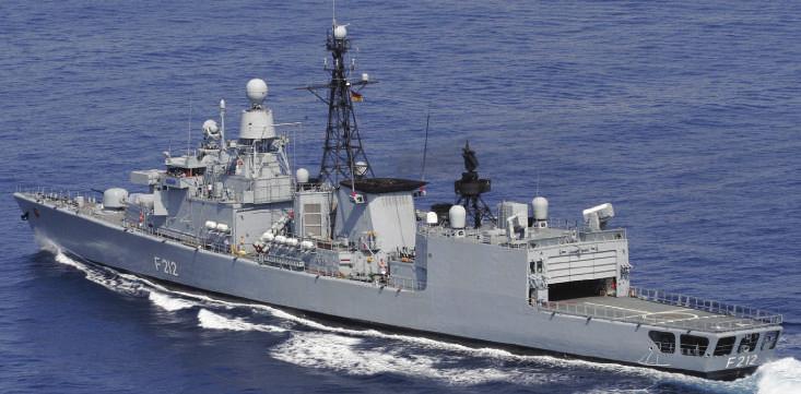 N A M O R S K I M W I D N O K R Ę G U CZĘŚĆ 2 Deutsche Marine stawia na fregaty W szeregach Deutsche Marine nadal znajdują się dwie nieco starsze, klasyczne fregaty rakietowe typu Bremen (122)