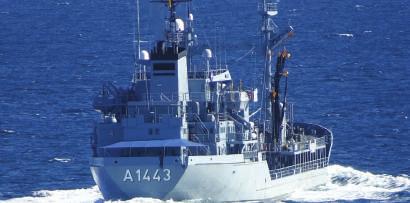 Druga linia floty Pozostające w linii dwie jednostki typu Bremen nadal aktywnie działają w ramach stałych morskich zespołów sił odpowiedzi NATO. Brały udział, m.in., w operacjach pokojowych w Bośni i Hercegowinie.