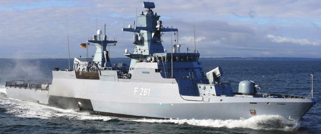 Podstawowe systemy radioelektroniczne składają się z: trójwspółrzędnego radaru obserwacji powietrznej i nawodnej EADS TRS-3D, radaru obserwacji nawodnej i kierowania ogniem WM 25, radaru kierowania