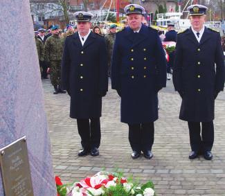 Piotr Żurawski, żegnając załogę fregaty.