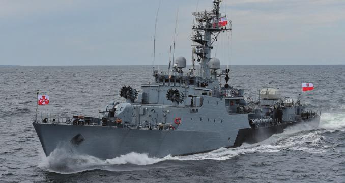 Dywizjonu Kutrów Rakietowo-Torpedowych dołączyły kolejne dwa małe okręty rakietowe typu OSA-I ORP Oksywie i ORP Dziwnów ) oraz cztery kutry torpedowe proj.