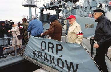 Pomogli przecież dzieciom, które najbardziej tego potrzebują. Na ręce komendanta OSŻ MW kmdr. por. Macieja Osiki kierownictwo hospicjum przekazało serdeczne podziękowanie, za cenne wsparcie ośrodka.