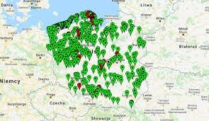 przedstawia aktualne informacje o jakości wody w kąpieliskach i infrastrukturze kąpielisk.