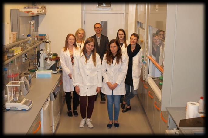 Pracownia Analityki i Nanodiagnostyki Biochemicznej Tematyka badawcza: Chemia peptydów (peptydy antymikrobiotyczne, przeciwnowotworowe) Chemia kombinatoryczna (badanie enzymów