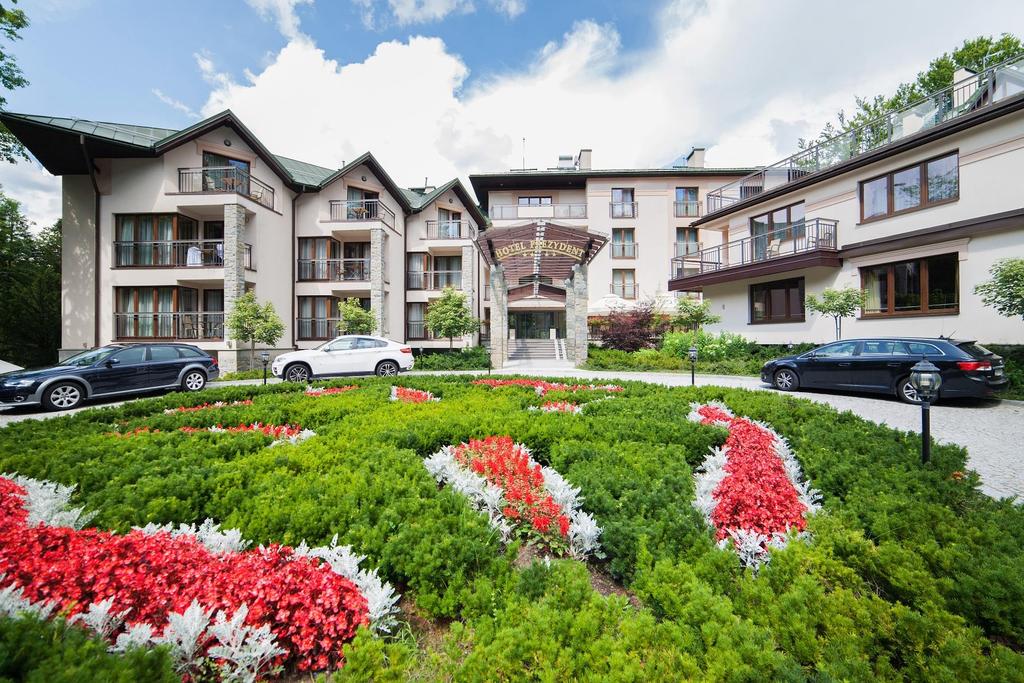 Hotel dla Dorosłych Hotel Prezydent Hotel tylko dla dorosłych i młodzieży od 12-tego roku życia, jest przeznaczony dla tych, którzy szukają spokojnego i ekskluzywnego wypoczynku.