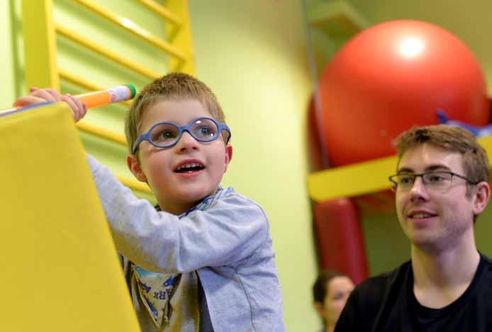 3Tęczowe Przedszkole objęte jest programem rehabilitacji ruchowej oraz opieką medyczną lekarską (okulista, lekarz rehabilitacji, neurolog, pediatra) i pielęgniarską.