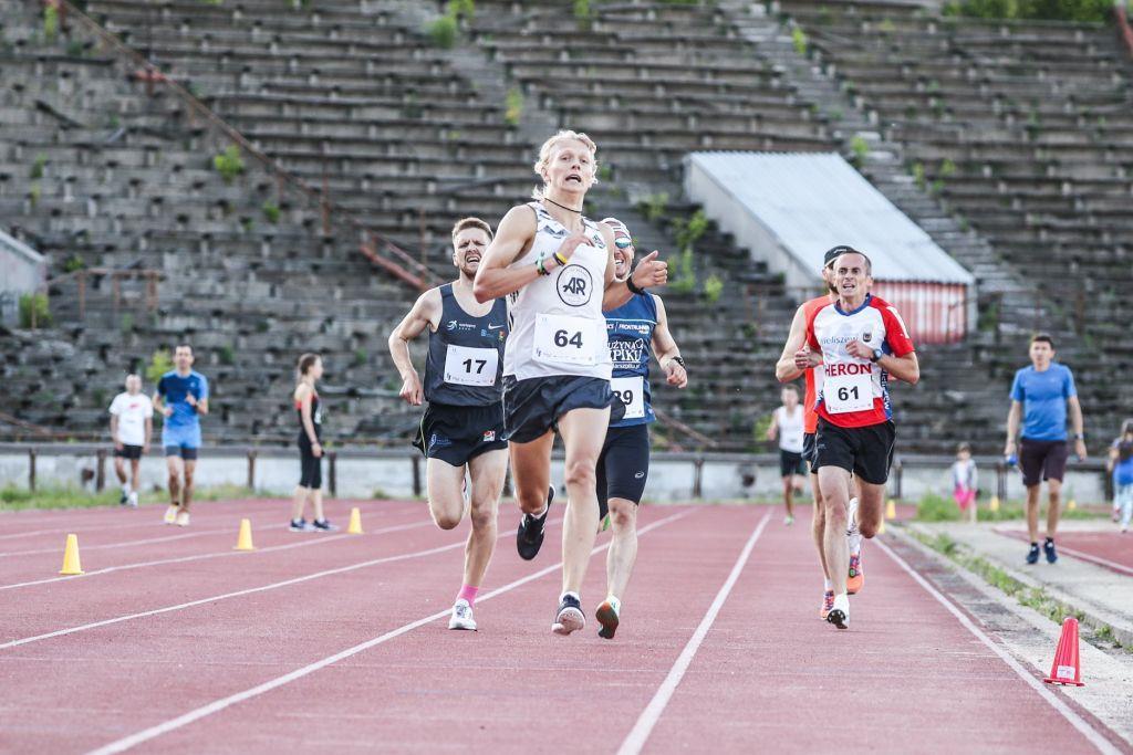 Sebastian Jankowski 2:15,6 4:54,8
