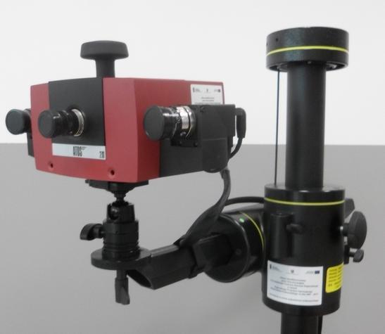Laboratorium metrologii wspomaganej komputerowo Optyczny skaner 3D ATOS Compact Scan 2M Cechy urządzenia: rozdzielczość kamer 2x2000000px obszar pomiarowy 35 1000mm 2 odległość punktów 0,021-0,62mm