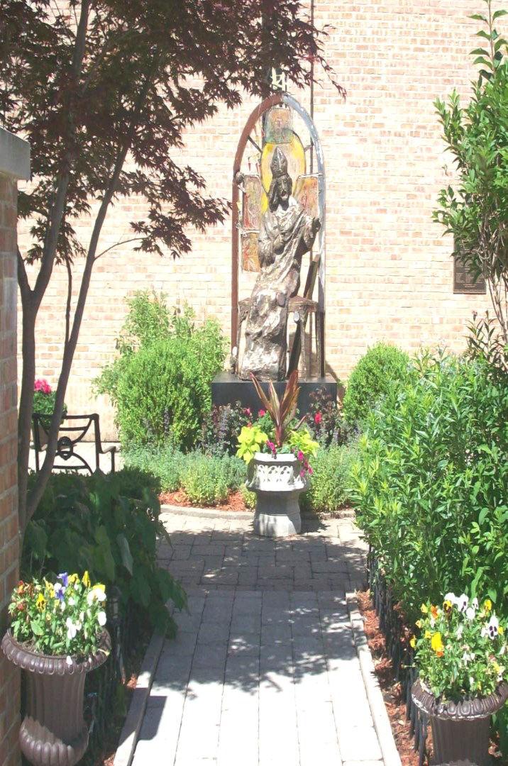 St. SEPTEMBER 9, 2018 Twenty Third Sunday in Ordinary Time Thomas Becket MASS TIMES Saturday: 4:30pm Sunday: 9:00am & 12:30pm 7:30am & 10:45am Polish Weekdays: 9:00am Mass: Monday, Tuesday, Wednesday