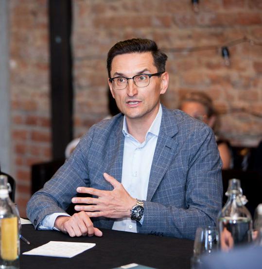KLIENCI BRANŻY IT W wielu obszarach musimy bardzo uważnie przeprowadzać transformację.