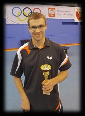 Robert pokonał w grupie Grzegorza Pieronka (Eurobeskidy Łodygowice) 3:1, Zbigniewa Kurasza (Top Bolesławiec) 3:2, Zenona Skrzeszewskiego (Start Kalisz), Marcina Mroczka (Start Gdańsk) 3:0.