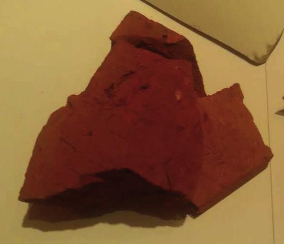 a pustaków ceramicznych oraz odłamki dachówek. Tak pozyskane odpady poddano procesowi kruszenia w kruszarkach szczękowych.